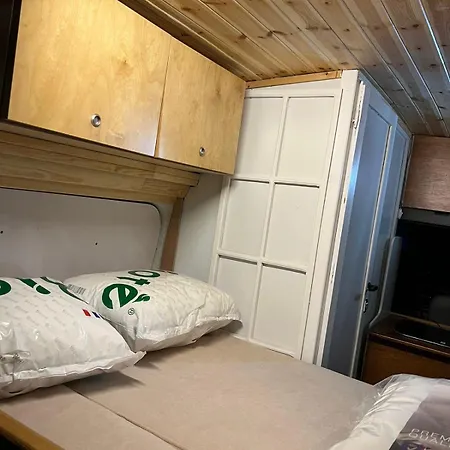 Hotel en barco Camper Rent Albania